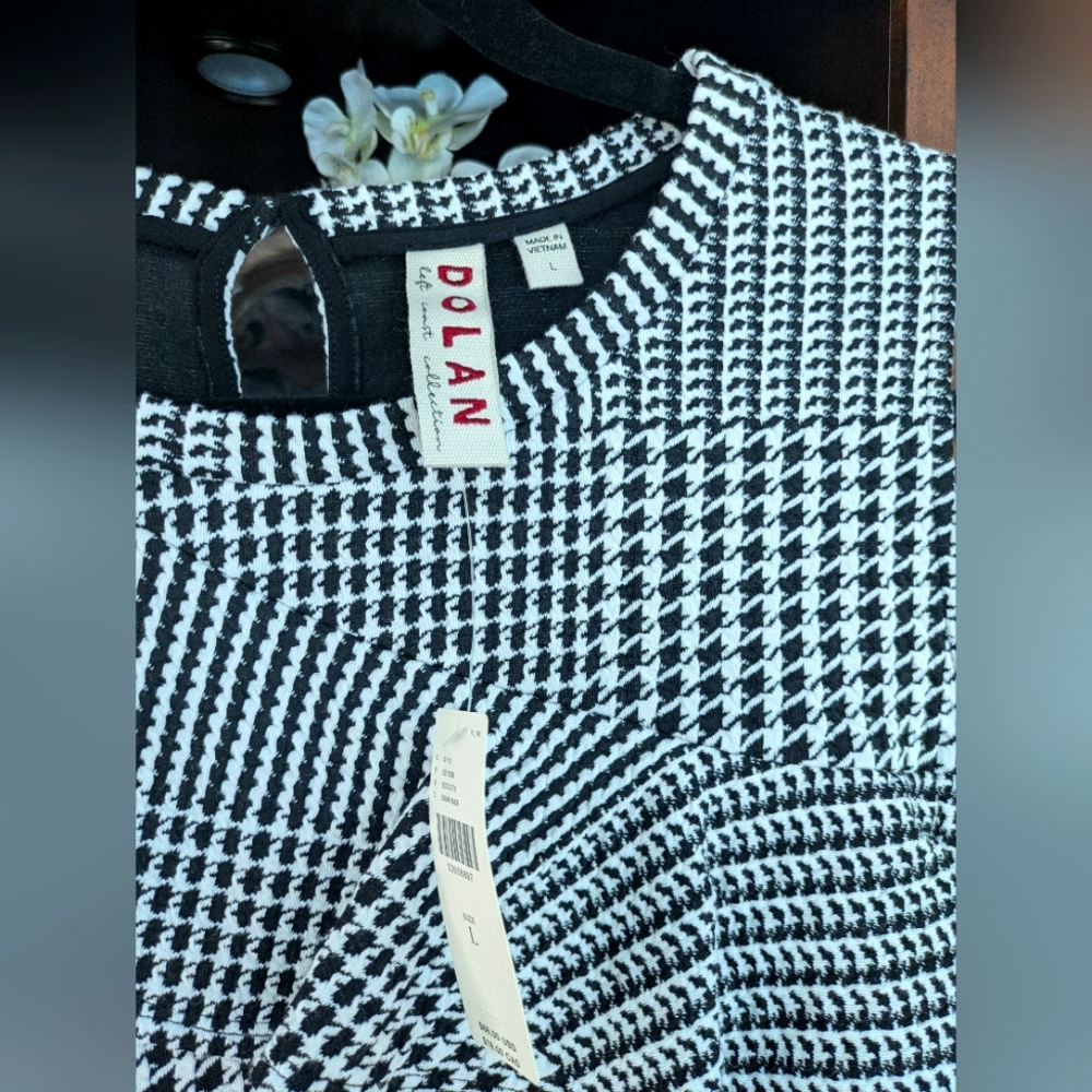 NWT Dolan, Houndstooth Asymmetrical top sz L - Picture 3 of 5
